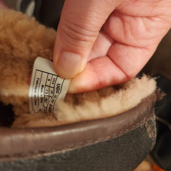 UGG Brown And Black Two Toned  Winter & R - Picture 9 of 12